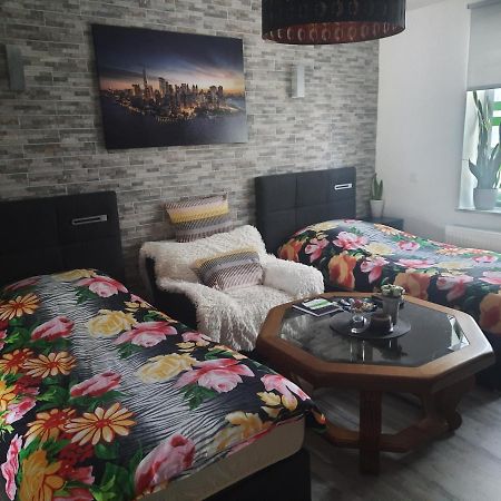 אוברהאוזן Joys Ferienwohnung מראה חיצוני תמונה